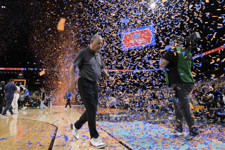 Houston's Kelvin Sampson was close to his 1st national title. It slipped away painfully vs. Florida